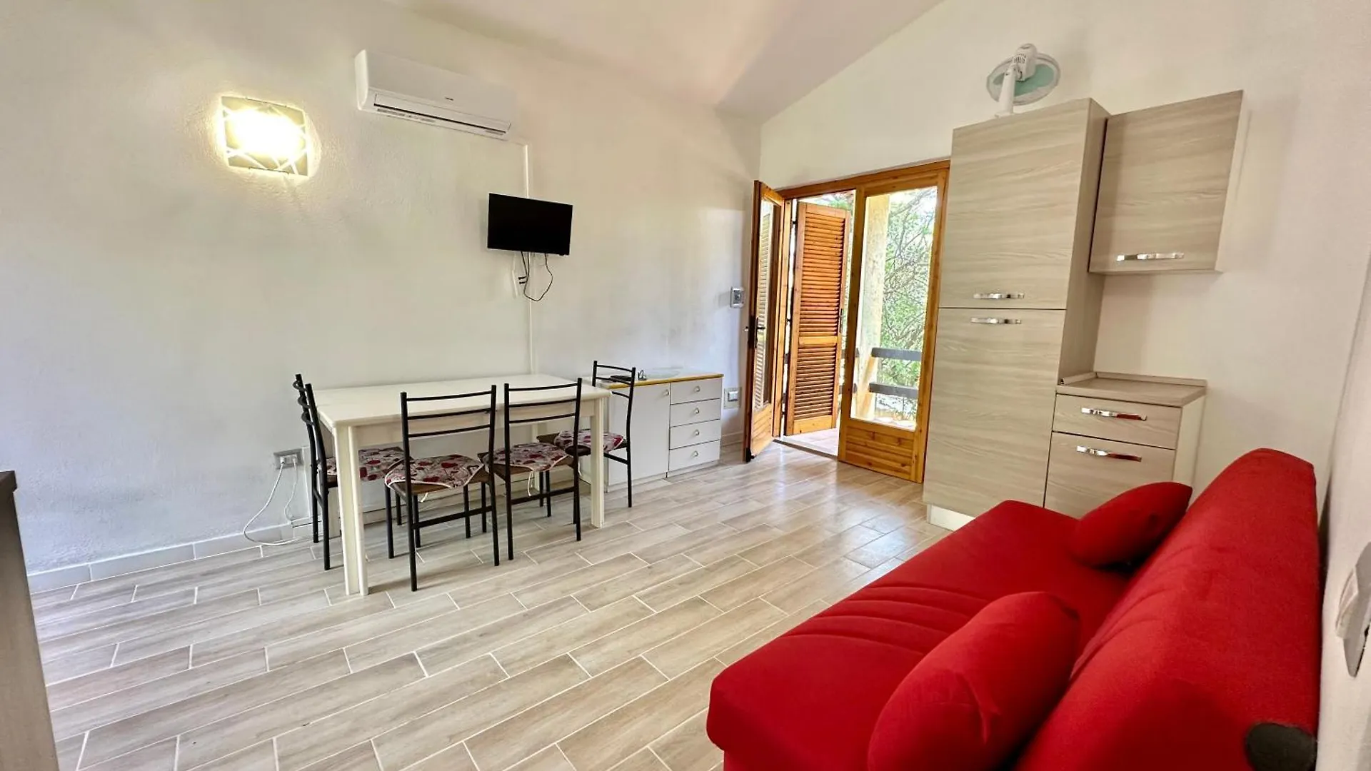 Apartmán Appartamento Con Veranda - Zona Centrale A 650 Mt Dalla Mare San Teodoro